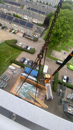 Werkzaamheden met een hoogwerker vanaf de parkeerplaats