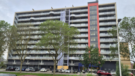 Gebouw VvE Saffierstraat gezien vanaf de voorkant